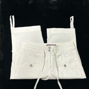 Gloria Vanderbilt white capris size 10